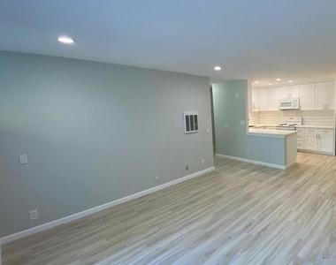 2510 Torrey Pines Rd - Photo Thumbnail 7