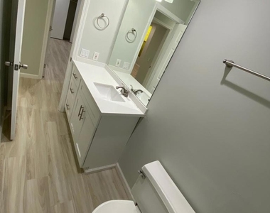 2510 Torrey Pines Rd - Photo Thumbnail 19