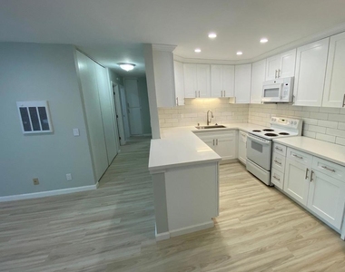 2510 Torrey Pines Rd - Photo Thumbnail 9