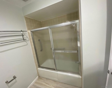 2510 Torrey Pines Rd - Photo Thumbnail 20