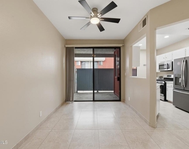 7211 Cozycroft Avenue - Photo Thumbnail 9