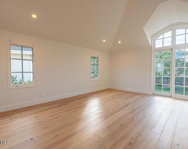 2390 Crombie Court - Photo Thumbnail 29
