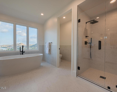 2390 Crombie Court - Photo Thumbnail 19