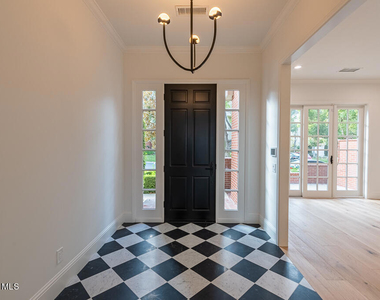 2390 Crombie Court - Photo Thumbnail 3