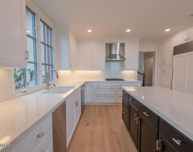 2390 Crombie Court - Photo Thumbnail 8
