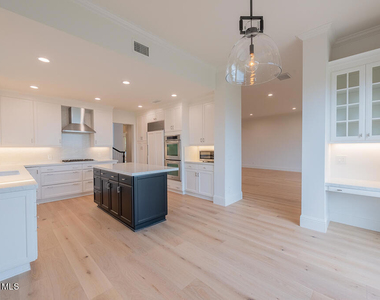 2390 Crombie Court - Photo Thumbnail 6