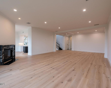 2390 Crombie Court - Photo Thumbnail 5