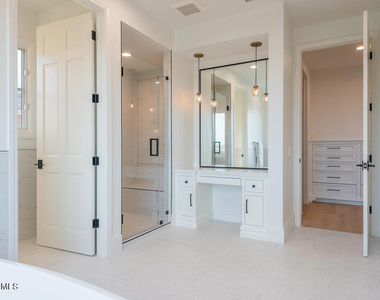 2390 Crombie Court - Photo Thumbnail 21