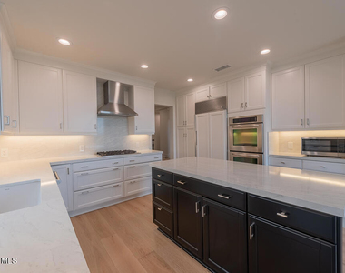 2390 Crombie Court - Photo Thumbnail 7