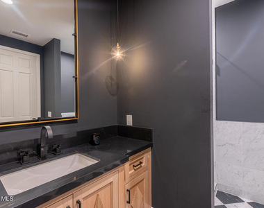 2390 Crombie Court - Photo Thumbnail 14