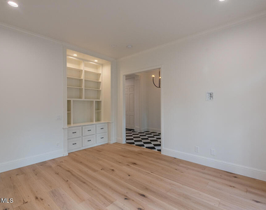 2390 Crombie Court - Photo Thumbnail 11