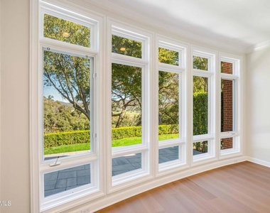 2306 Heatherbank Court - Photo Thumbnail 10