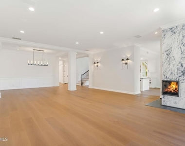 2306 Heatherbank Court - Photo Thumbnail 6