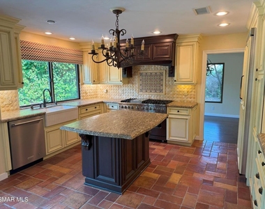 2096 Mccrea Road - Photo Thumbnail 10