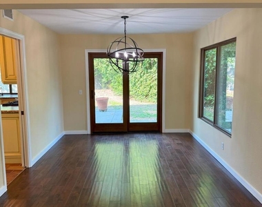 2096 Mccrea Road - Photo Thumbnail 8