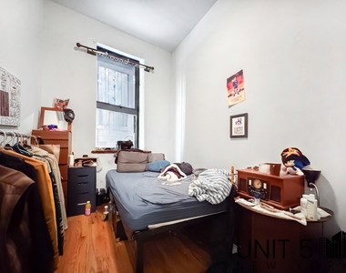483 Evergreen Avenue - Photo Thumbnail 4
