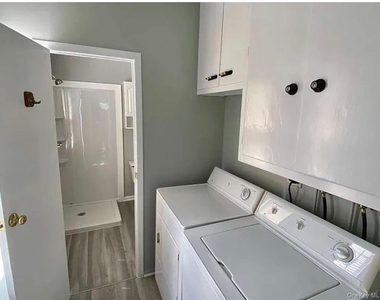 21 Duane Street - Photo Thumbnail 4