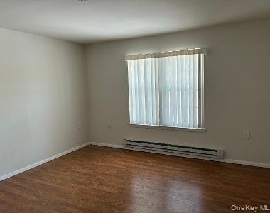 353 Woodbridge Drive - Photo Thumbnail 8