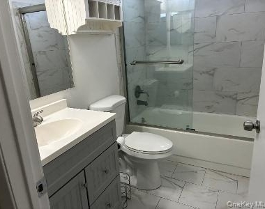 353 Woodbridge Drive - Photo Thumbnail 4