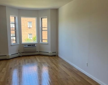 38 Knightsbridge Road - Photo Thumbnail 3