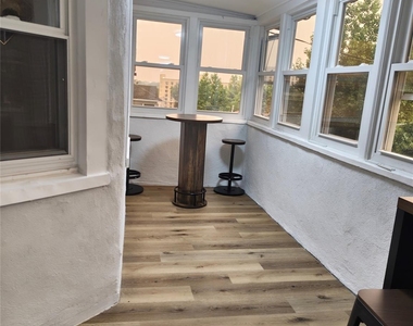 133 Lincoln Avenue - Photo Thumbnail 3