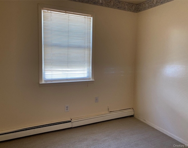 231-24 Lansing Avenue - Photo Thumbnail 8