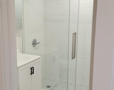 11708 Liberty Avenue - Photo Thumbnail 4