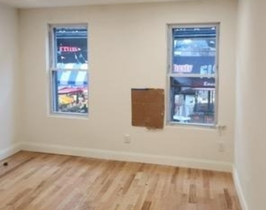 11708 Liberty Avenue - Photo Thumbnail 2