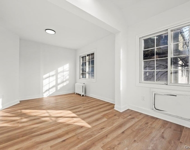22 Chestnut Place - Photo Thumbnail 6