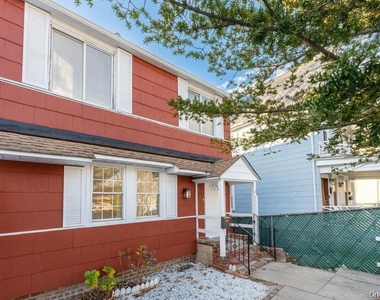 22 Chestnut Place - Photo Thumbnail 16
