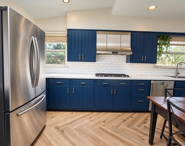 455 E Park Avenue - Photo Thumbnail 16