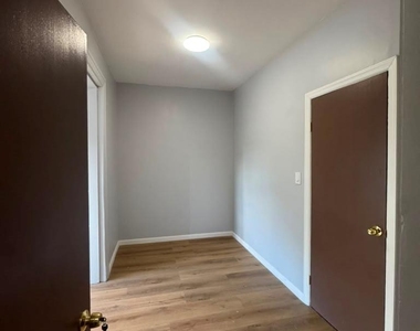 82-31 Woodhaven Boulevard - Photo Thumbnail 2