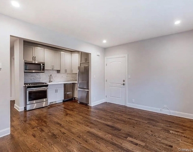 200 West Street - Photo Thumbnail 2