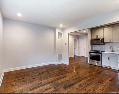 200 West Street - Photo Thumbnail 1