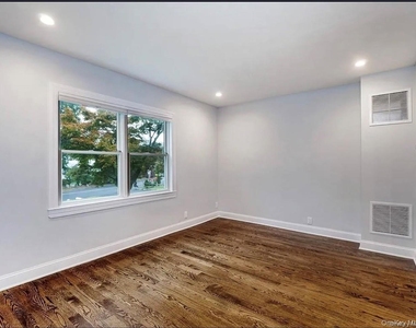 200 West Street - Photo Thumbnail 9