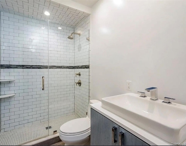 200 West Street - Photo Thumbnail 7