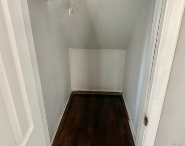 66 Folsom Avenue - Photo Thumbnail 2