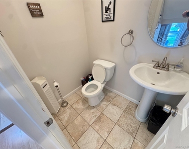 1 Hawthorne Court - Photo Thumbnail 8