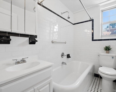 45 Popham Road - Photo Thumbnail 12