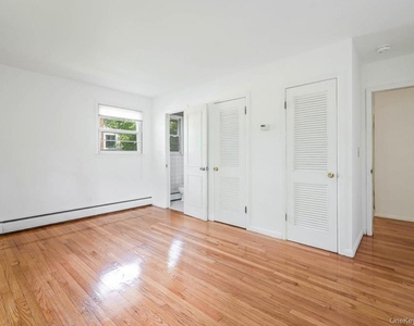 210 Michigan Avenue - Photo Thumbnail 8