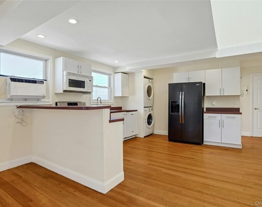188 Main Street - Photo Thumbnail 8