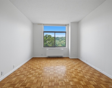35 N Chatsworth Avenue - Photo Thumbnail 14
