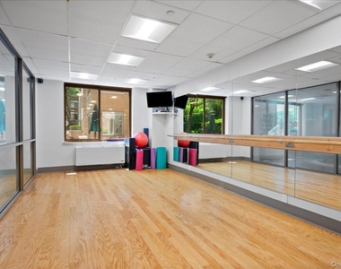 35 N Chatsworth Avenue - Photo Thumbnail 21