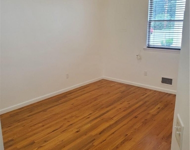 113 Main Street - Photo Thumbnail 8