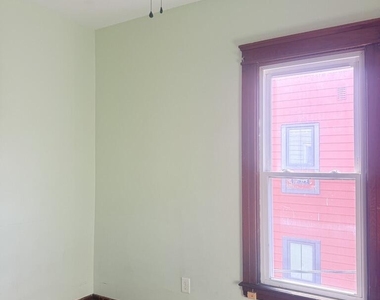 202 Morton Avenue - Photo Thumbnail 5
