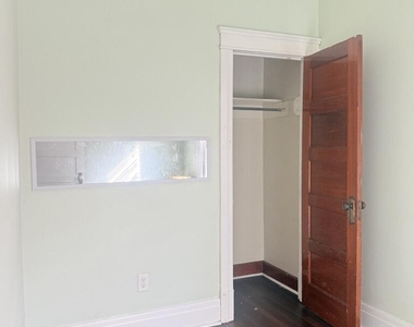 202 Morton Avenue - Photo Thumbnail 8