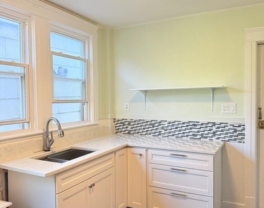 202 Morton Avenue - Photo Thumbnail 13