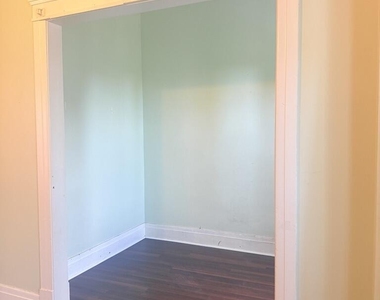 202 Morton Avenue - Photo Thumbnail 4