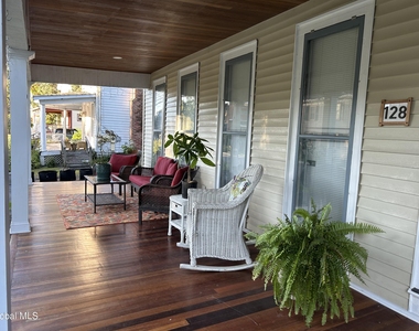 128 Wells Avenue - Photo Thumbnail 1