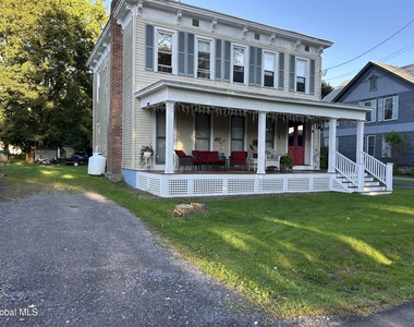 128 Wells Avenue - Photo Thumbnail 2